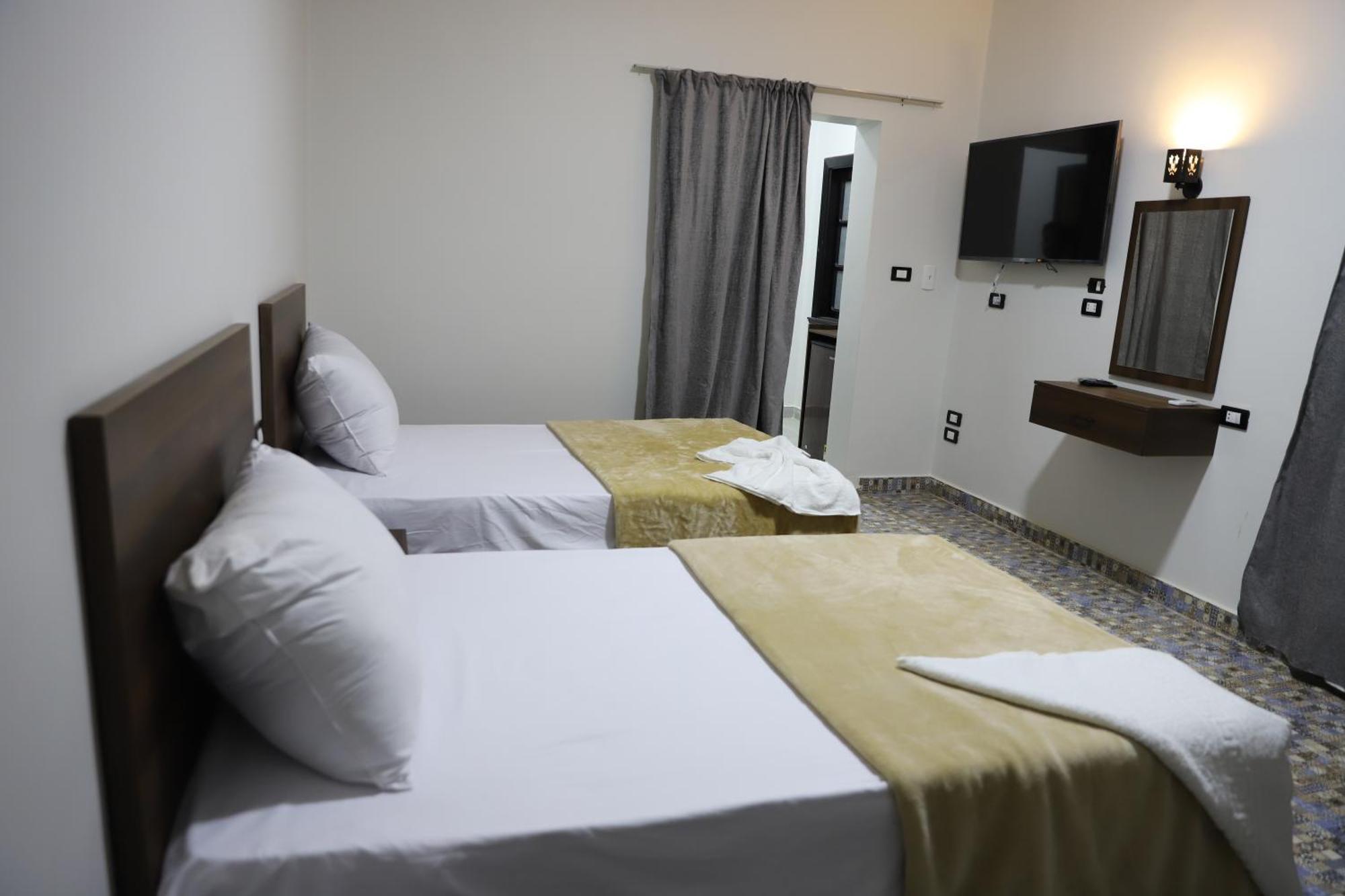 King Khufu Pyramids View Hotel Kafrat al Jabal Room photo