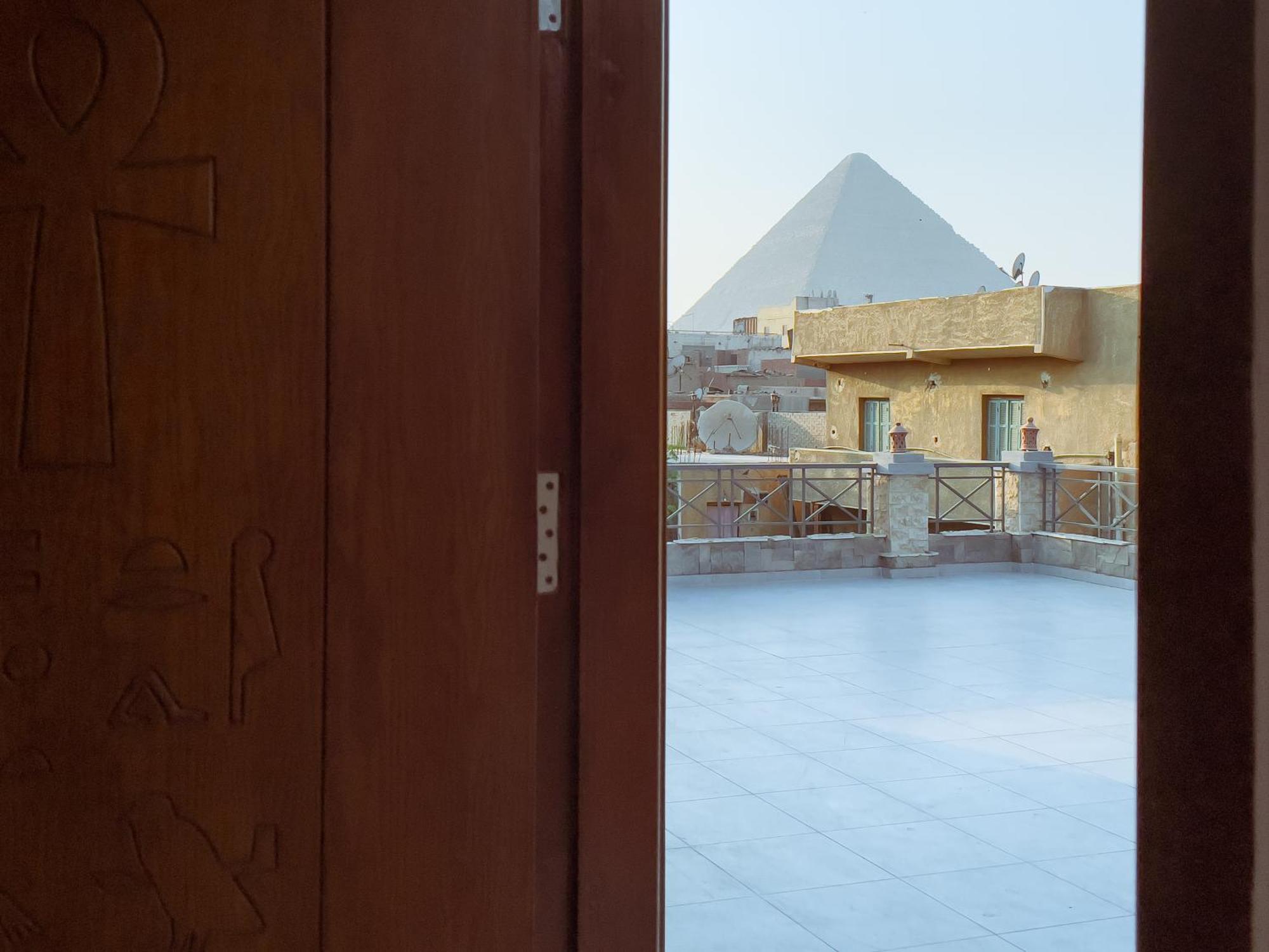 King Khufu Pyramids View Hotel Kafrat al Jabal Room photo