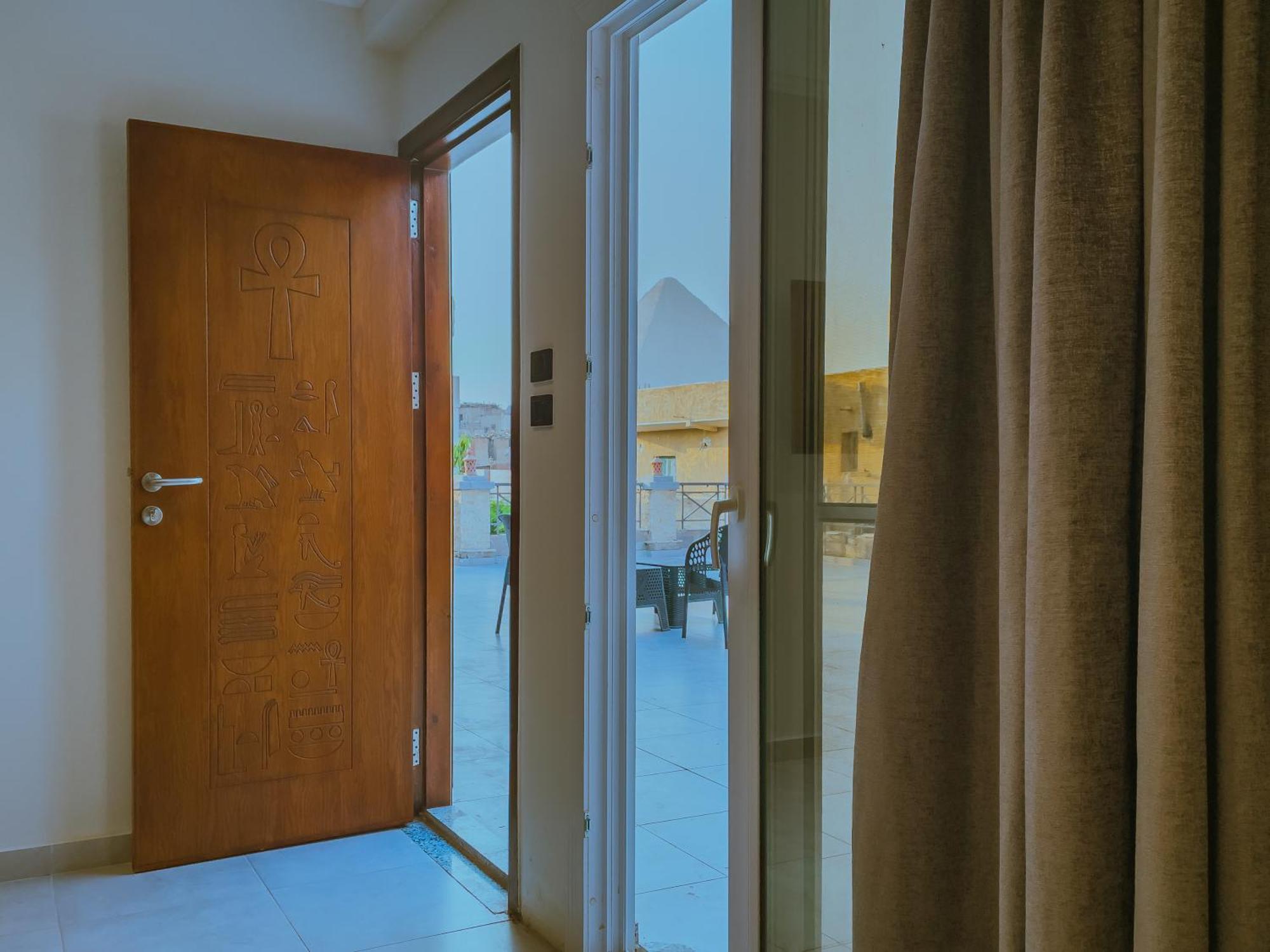 King Khufu Pyramids View Hotel Kafrat al Jabal Room photo
