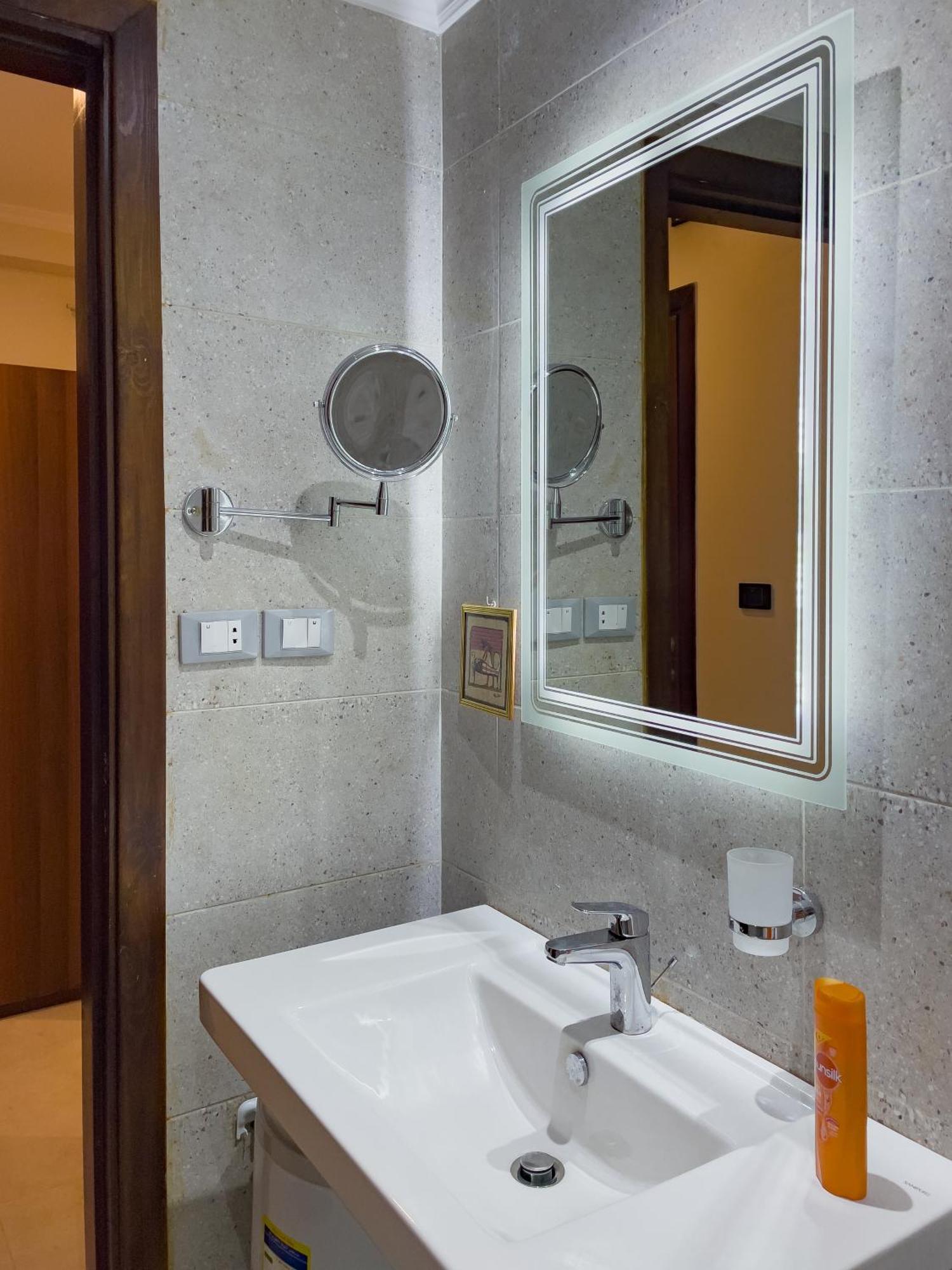 King Khufu Pyramids View Hotel Kafrat al Jabal Room photo